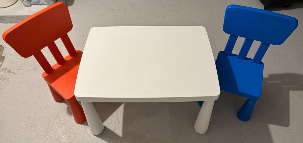Kindertisch + 2 Kinderstühle Mammut von Ikea Kaufen auf Ricardo