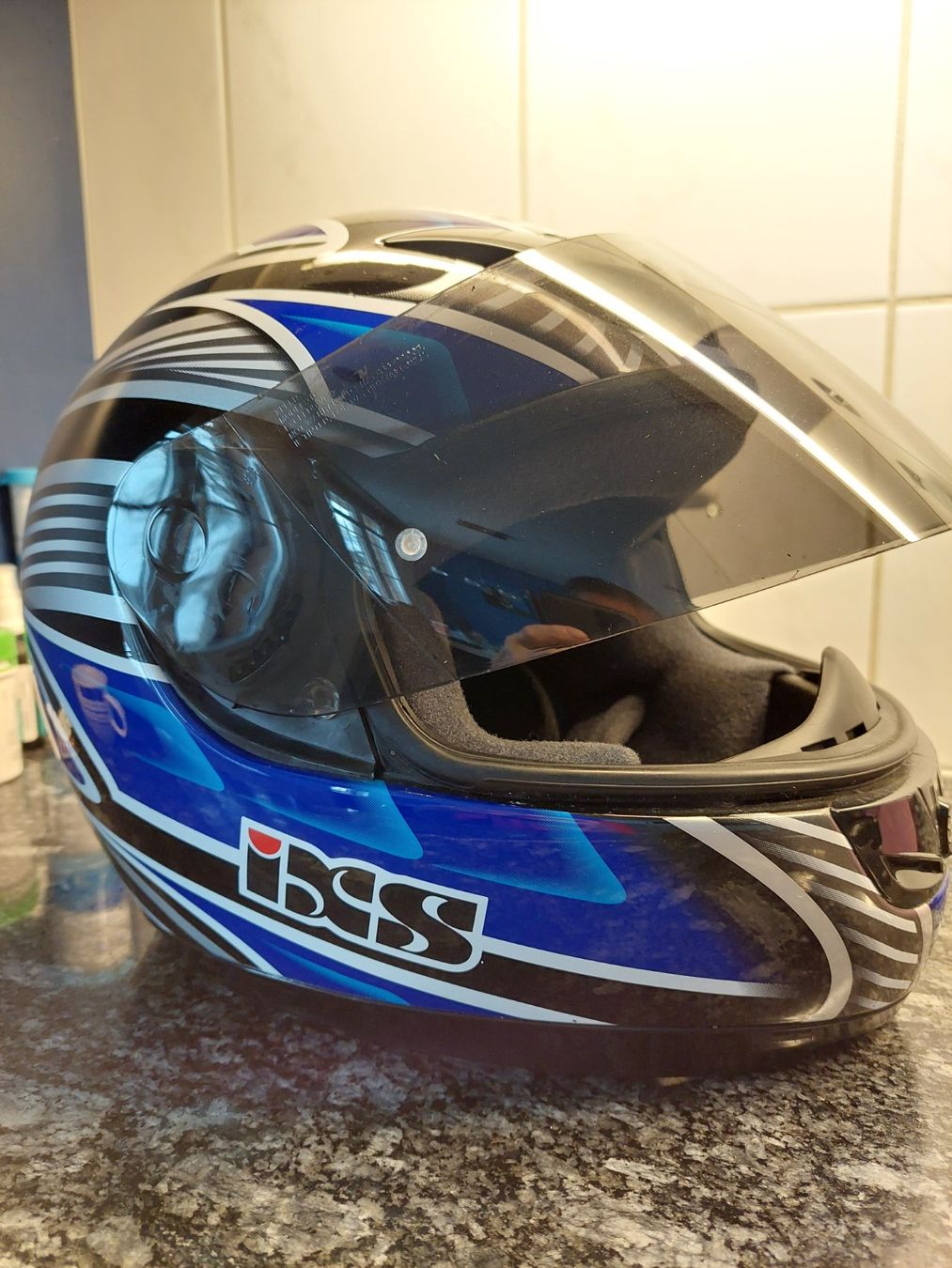 IXS Lotti di vestiti: IXS Motorrad Komplett Ausrüstung – Usato da Saanen venduto da Luise89 3