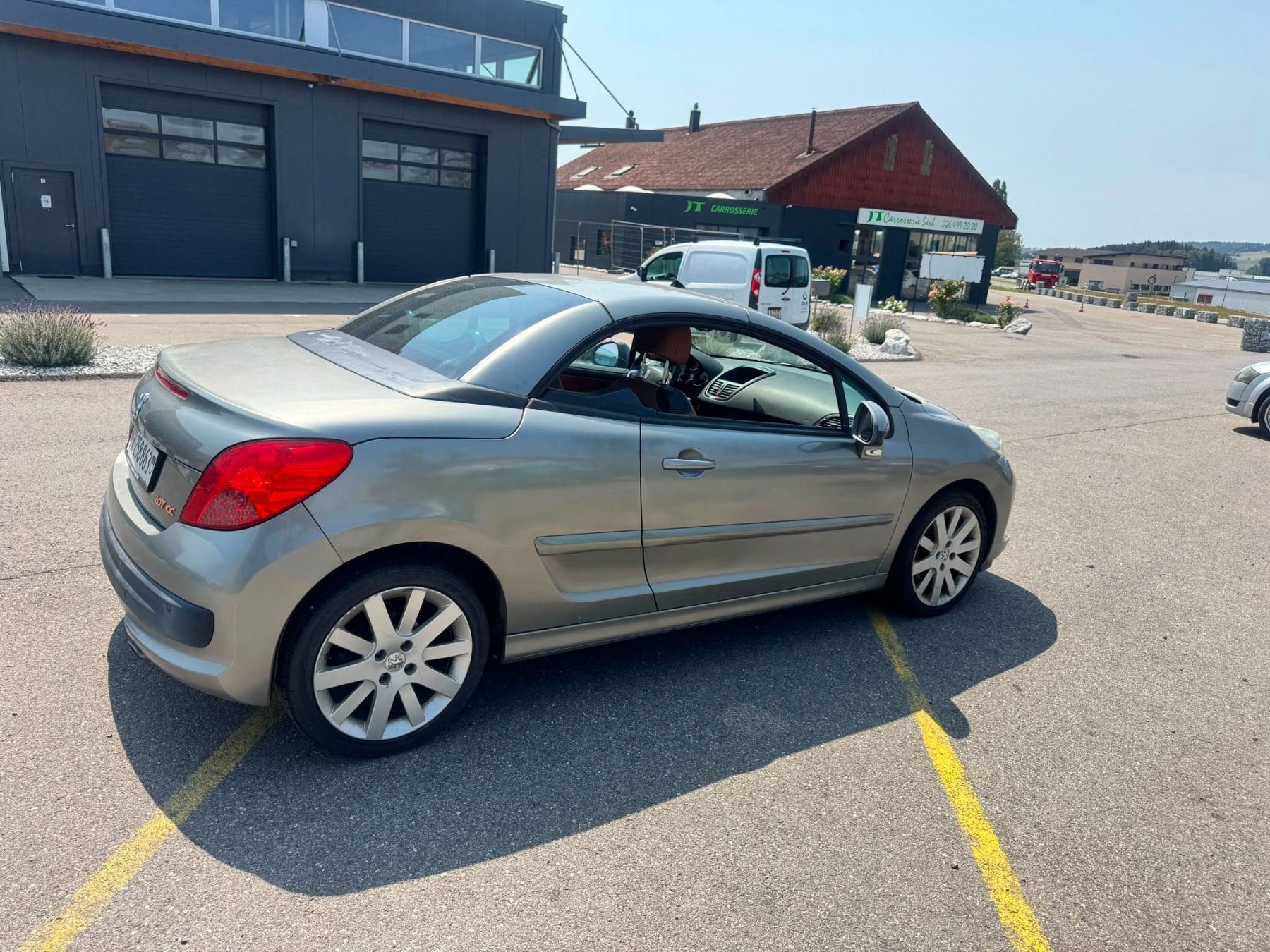 Peugeot Automobili: Peugeot 207 CC cabriolet – Usato da Chénens venduto da RDAUTO 2