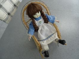 Sammler Puppe Schaukelstuhl