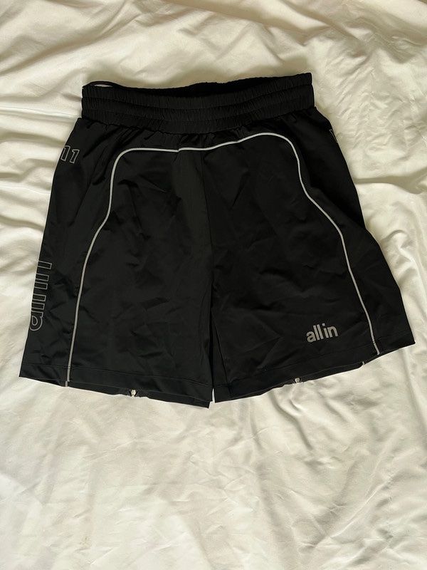 Jeans: all in Short – Usato da Renens VD venduto da ale_q6bz 5