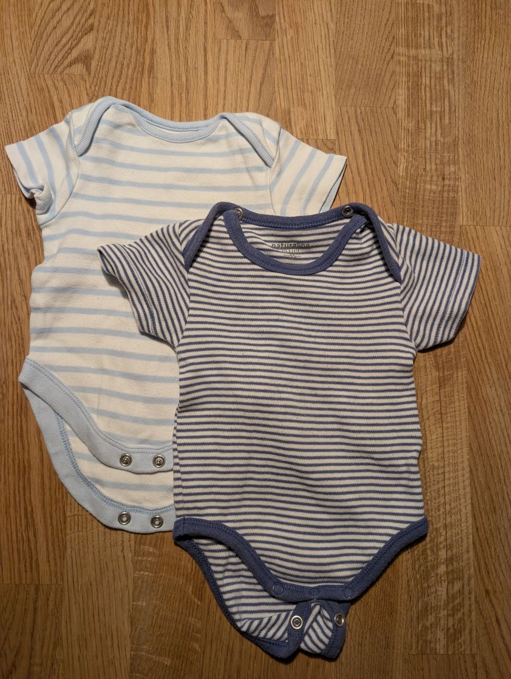 Lotti & Set di vestiti: Kurzarmbody Set Gr 50/56 – Usato da Bonstetten venduto da marmot08 1