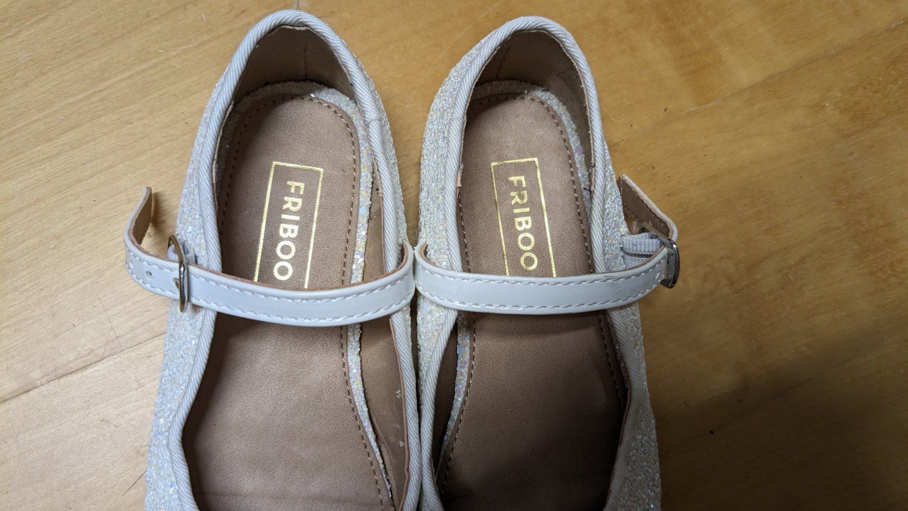 Friboo Schuhe für Mädchen: Glänzender FRIBOO Mädchen Schuh - 29 – Gebraucht aus Staufen von Fleby84 2