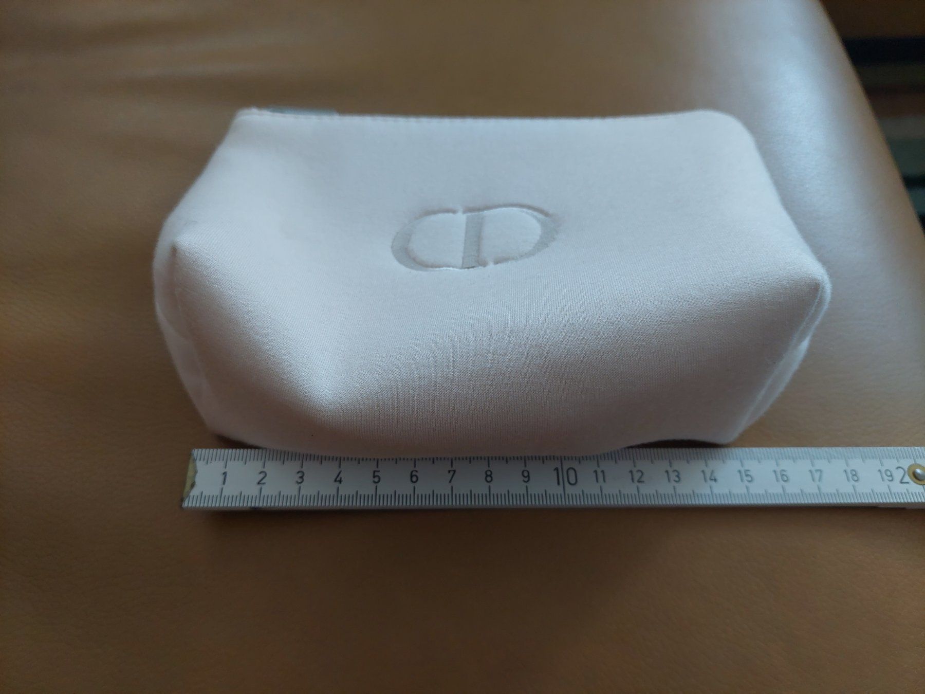 Dior Custodie per cosmetici: Chic Christian Dior Pouch - Perfect for Summer Essentials! – Usato da Flims Dorf venduto da Truemorish 4