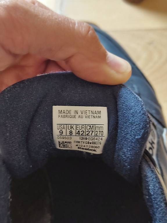 Scarpe da uomo: Reebook Classics dunkelblau 42.0 – Usato da Solothurn venduto da zsines 3