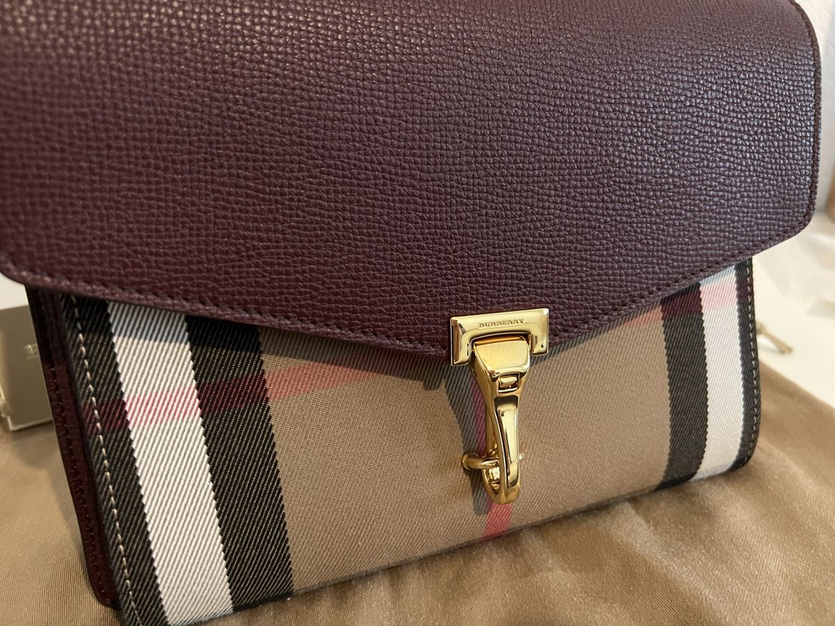 Burberry Borse da donna: Burberry Small Macken Crossbody Tasche – Nuovo (secondo la descrizione) da Zollikofen venduto da liindaaa 1