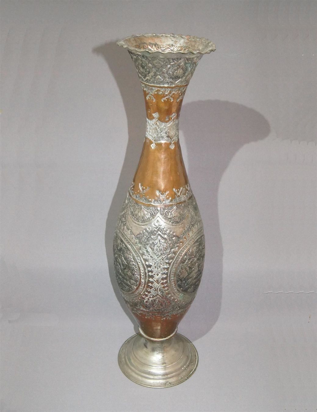 Vasi & Recipienti: Riesige Orientalische Kupfervase – Usato da Geroldswil venduto da ARTEFACTO 7