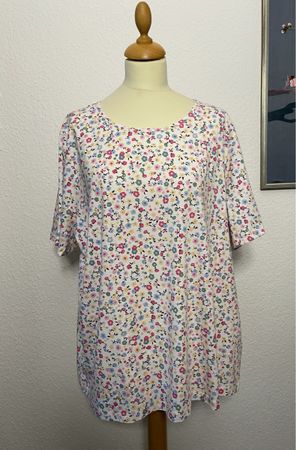 Shirt weiss mit Blumen, geblümt  Gr. 50