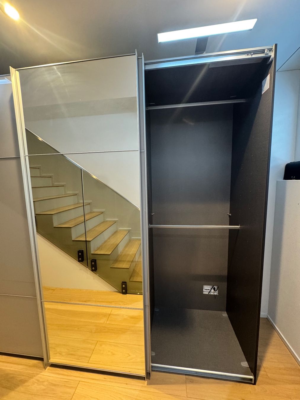 Armadi: Kleiderschrank 240x67x215 – Usato da Buttwil venduto da Polina_Belin 5