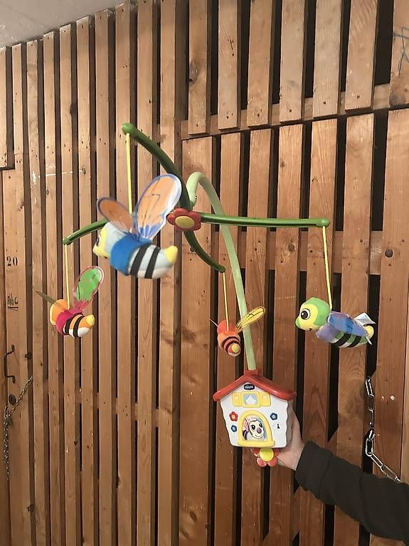 Giocattoli: Mobile Maison des Abeilles Chicco – Usato da Lausanne venduto da int_2vrq