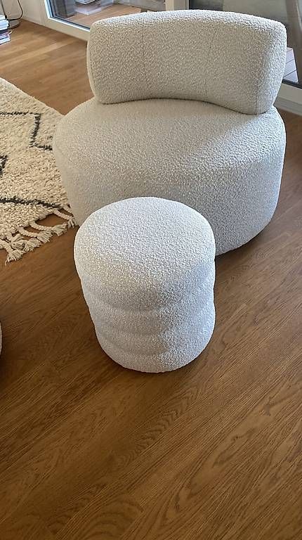 Poltrone: Drehsessel aus bouclé Stoff – Usato da binningen venduto da jujurusek 2