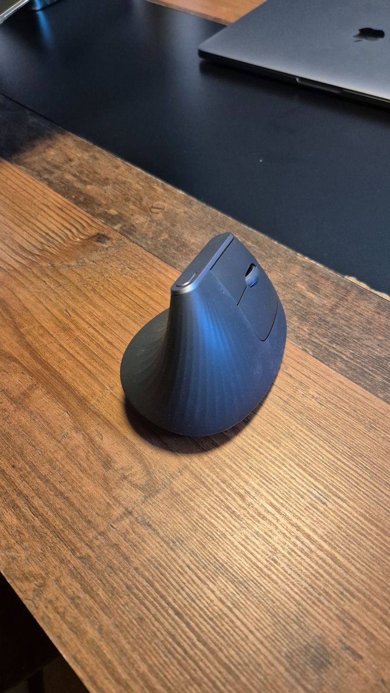 Logitech Mouse: Souris MX Vertical ergonomique avancée – Nuovo (secondo la descrizione) da Neuchâtel venduto da Andreas.Bach 1