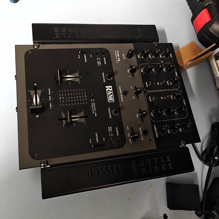 Altro in Decorazioni & Accessori: Odyssey ABB Battle Bridge - Battle Mixer Mounting System – Nuovo (secondo la descrizione) da Birmenstorf AG venduto da mkunac 1