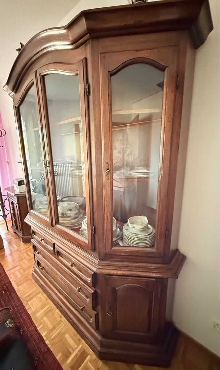 Vitrinen: Buffet avec vitrines en bois massif – Gebraucht aus Plan-les-Ouates von val_c6z7 1