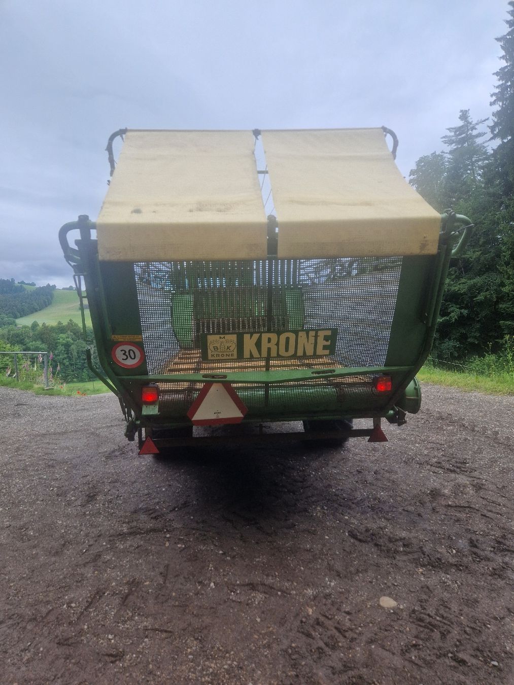 Krone Tutte le macchine: KRONE Ladewagen – Usato da Sumiswald venduto da ForstCounty 8