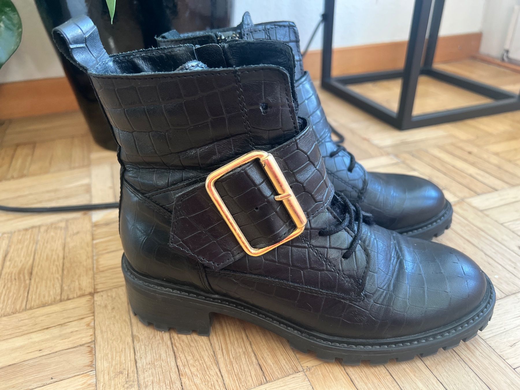 Scarpe da donna: Zign Lederstiefelette gr 37 – Usato da Effretikon venduto da YaMn 2