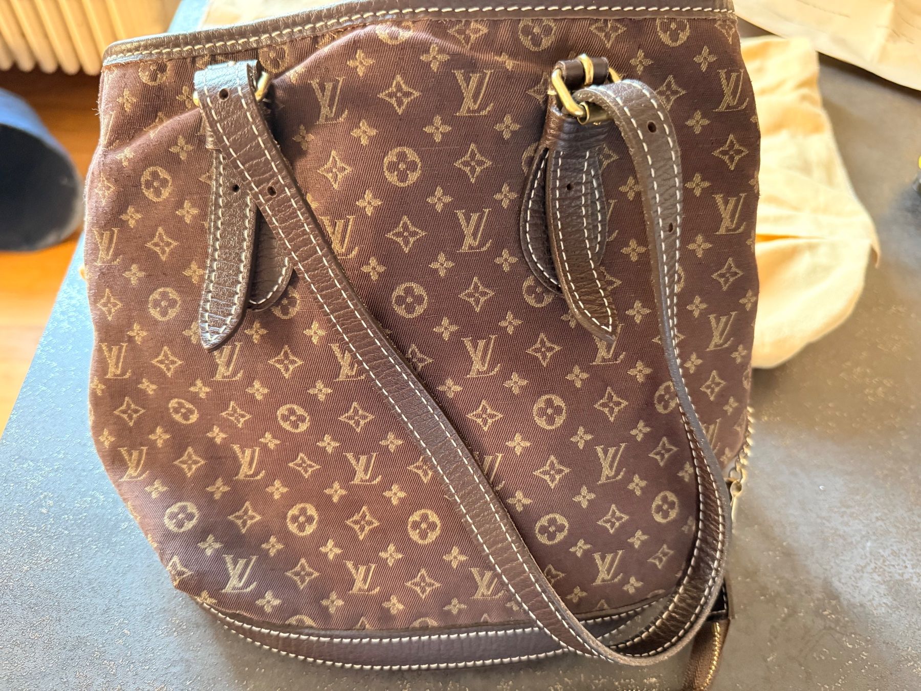 Louis Vuitton Borse da donna: Sac Louis Vuitton Monogram Marron toile et cuir – Usato da Lausanne venduto da cat_656q 2