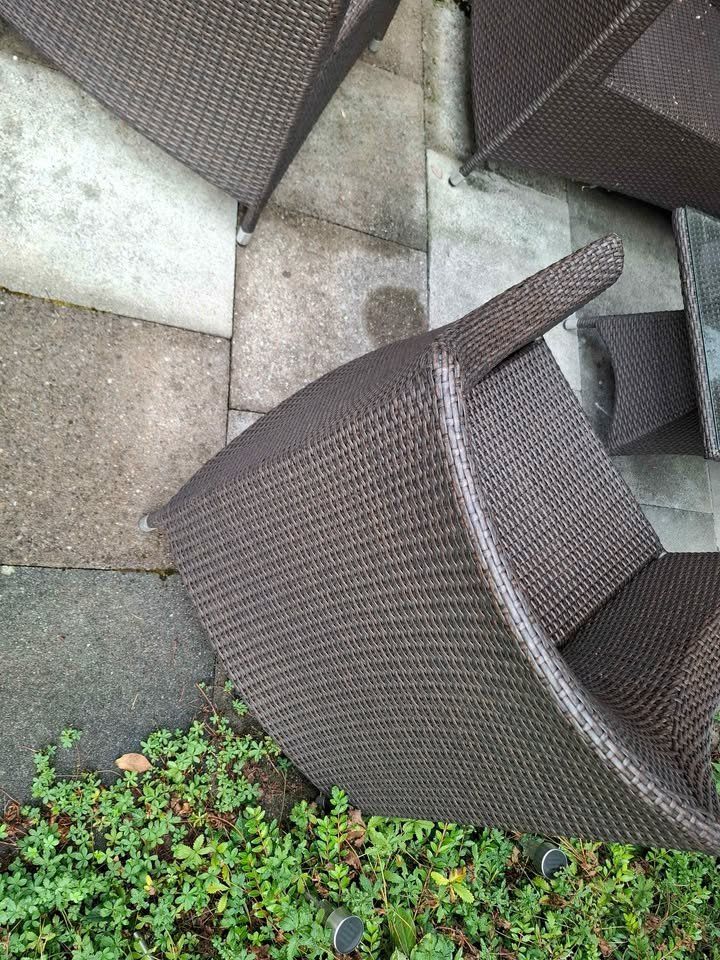 Divani: Gartenmöbel – Usato da Zürich venduto da Empstorm 2