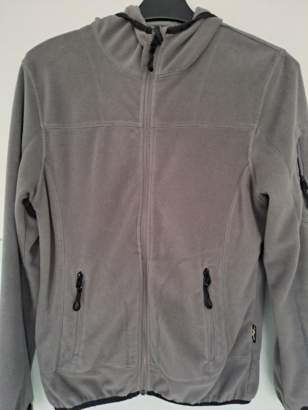 Maglioni & Felpe: Kapuzenpullover Damen Grösse M – Usato da Feuerthalen venduto da kigo87 1