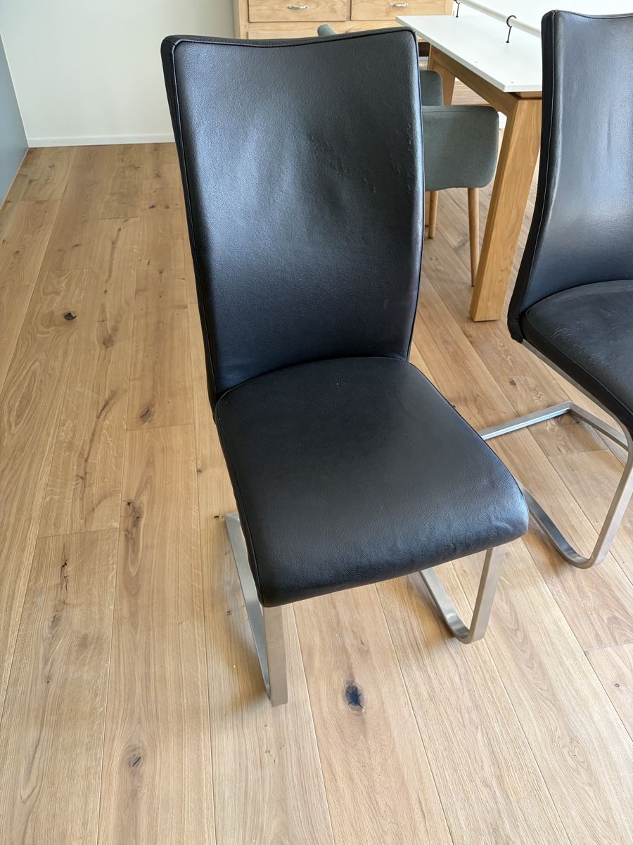 Chaises: Fünf Esstischstühle – D'occasion à Oberwil BL par jon_9jpt