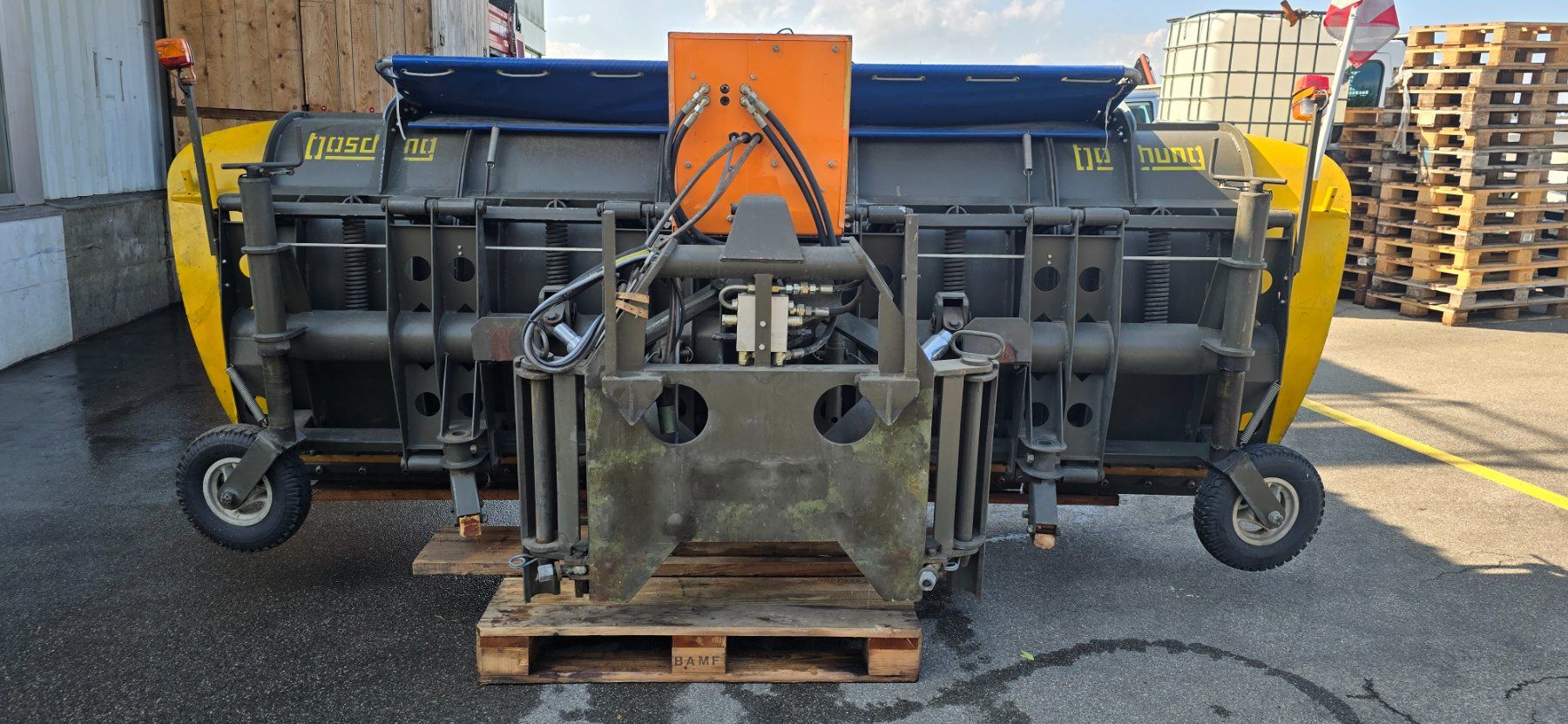 Sgombero neve: Schneepflug Boschung GRD MF 7 – Usato da Cham venduto da WB2223 1