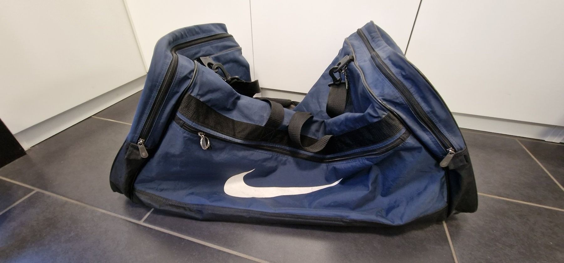 Nike Taschen: Sporttasche Nike – Gebraucht aus Oftringen von bin_2wk8