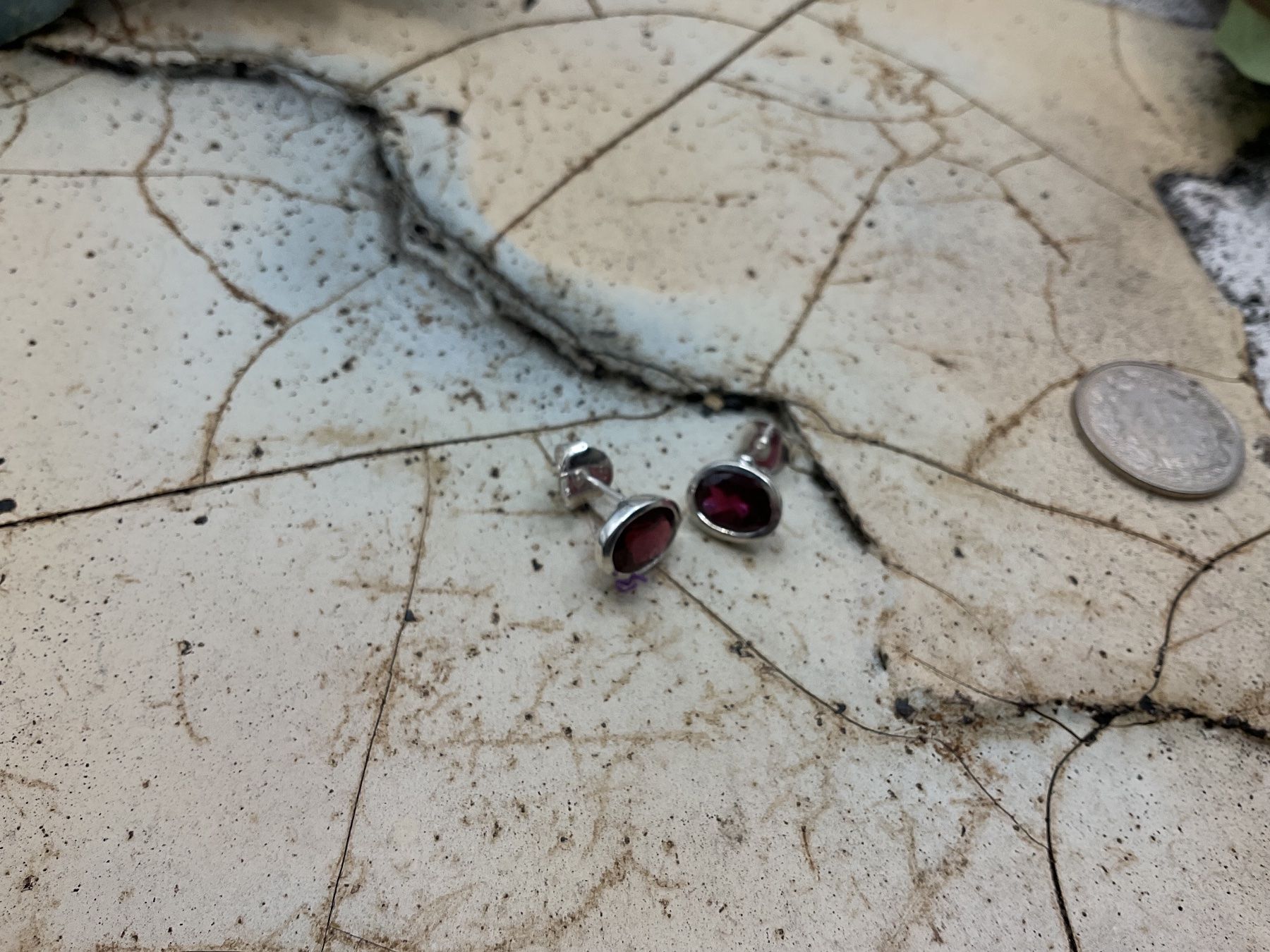 Orecchini pendenti & Orecchini a lobo: Schlichte Ohrstecker Sterlingsilber mit Rhodolith – Nuovo (secondo la descrizione) da Luzern venduto da S.Kern01 3
