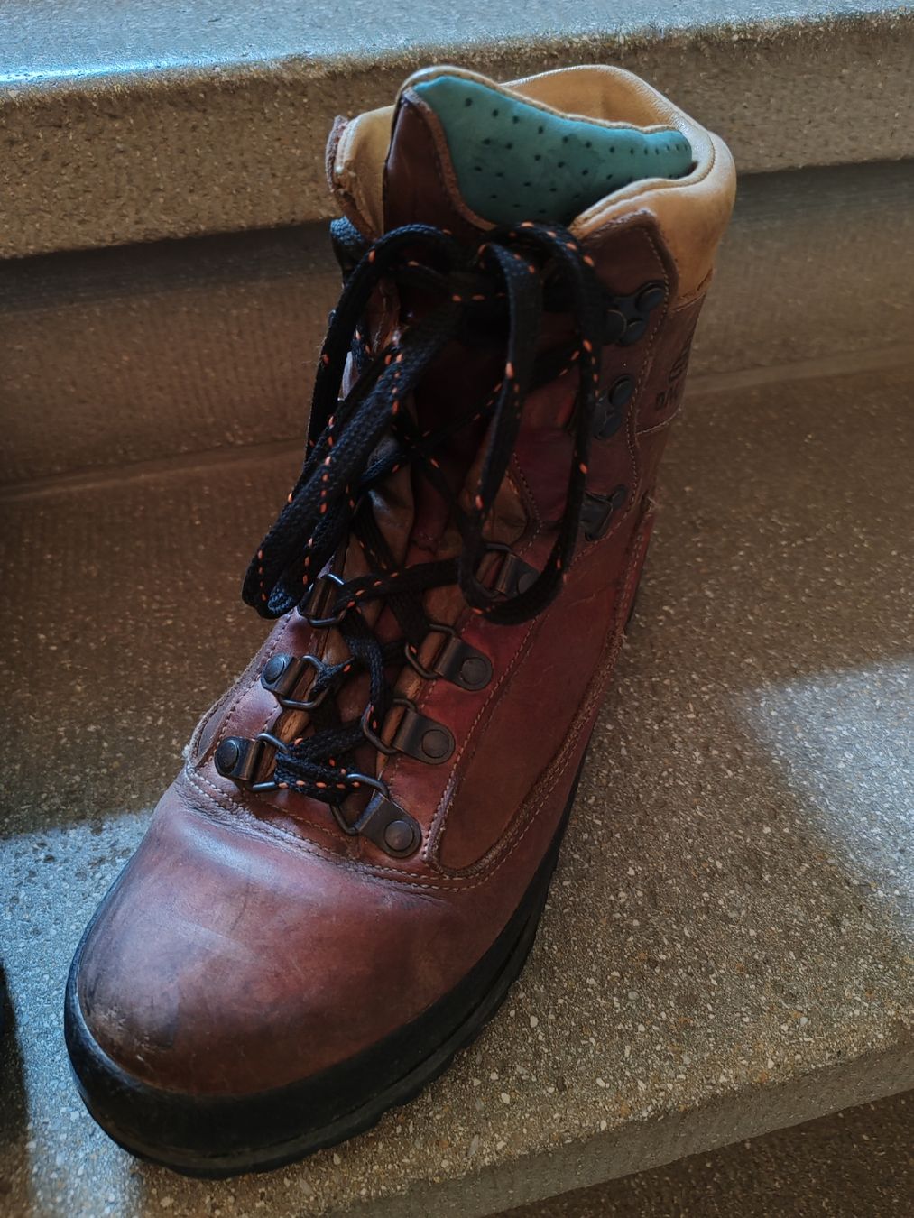 Damenschuhe: Wanderschuhe / Älplerschuhe – Gebraucht aus Bern von estephono 2