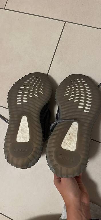 Scarpe da uomo: Yeezy 350 V2 36 2/3 – Usato da Thalwil venduto da giulia123_ 3