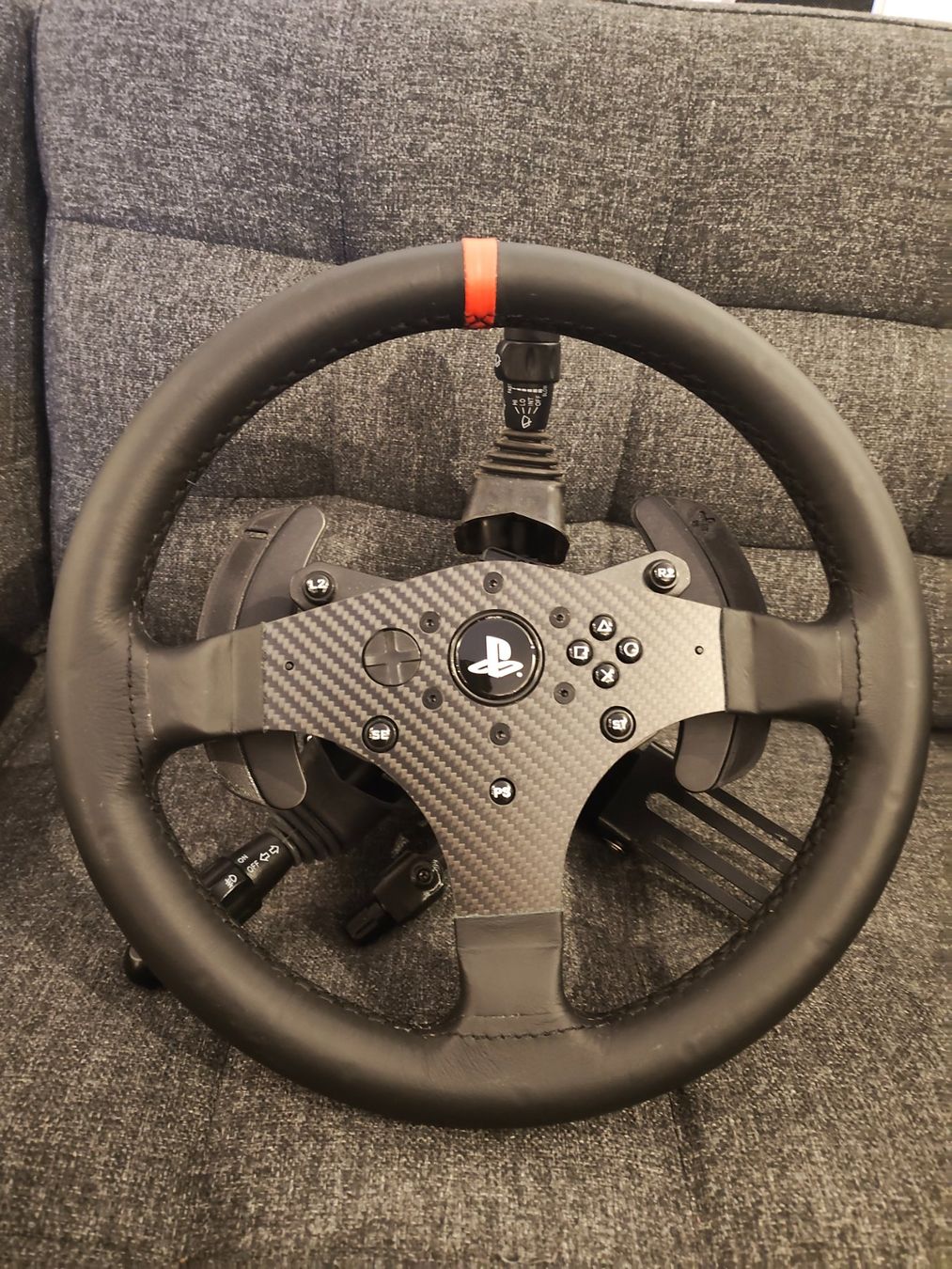 Thrustmaster Manettes: Thrustmaster Simrig Paket (T300 RS GT) – D'occasion à Niederrohrdorf par MystoganZ 4
