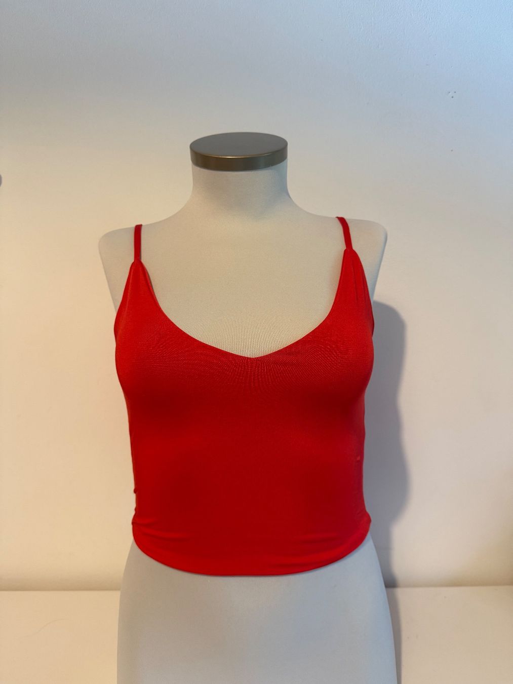 Top: CROP TOP ROUGE – Usato da Cheseaux-Noréaz venduto da ath_cq52