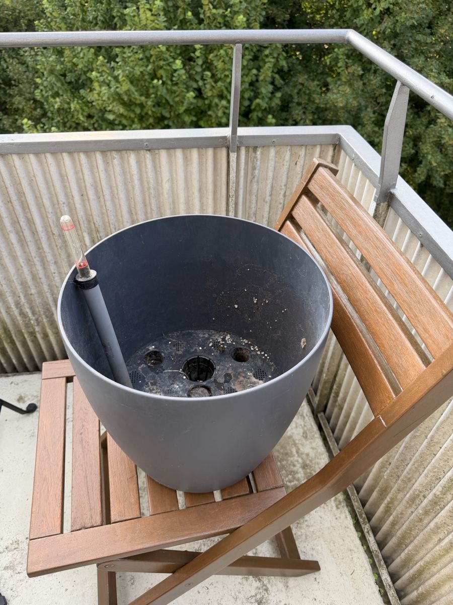 Lechuza Pots de fleurs: Round Planter with Water Level Indicator Grey 32 cm – D'occasion à Zürich par aus_r2dq