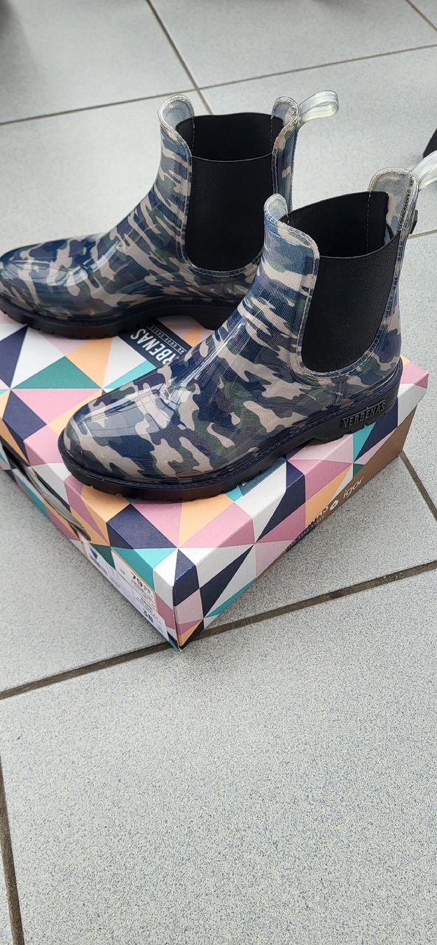 Scarpe da donna: Gummistiefeln Verbenas 38 – Usato da Oberwil BL venduto da Manue1974