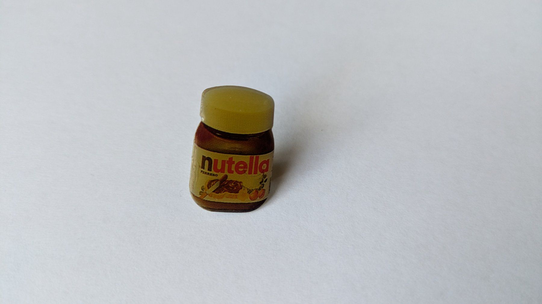 Placchette & Badge: Pin's Nutella – Usato da Estévenens venduto da Rockingirl