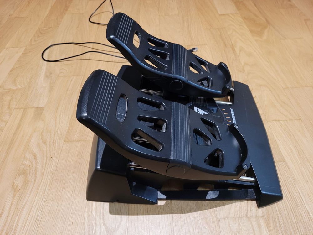 Thrustmaster TFRP T. Flight Rudder Pedals | Kaufen auf Ricardo