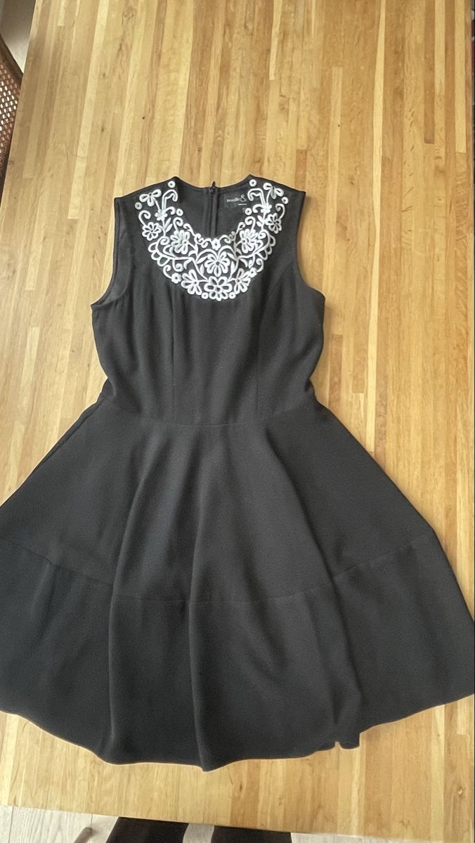 Vestiti: Robe noire évasée,  Needle and Thread, taille 38 – Nuovo (secondo la descrizione) da Troinex venduto da nadinebmichaelson 1