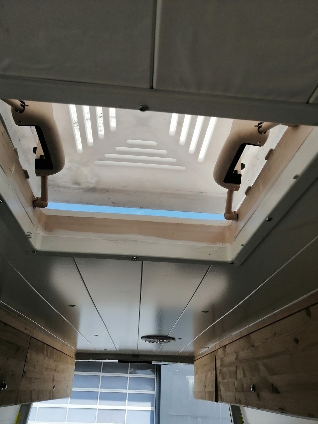 Veicoli commerciali: CAMPER VW LT 28, DIESEL. Ein bisschen Nostalgie – Usato da Cham venduto da SULZER01 3