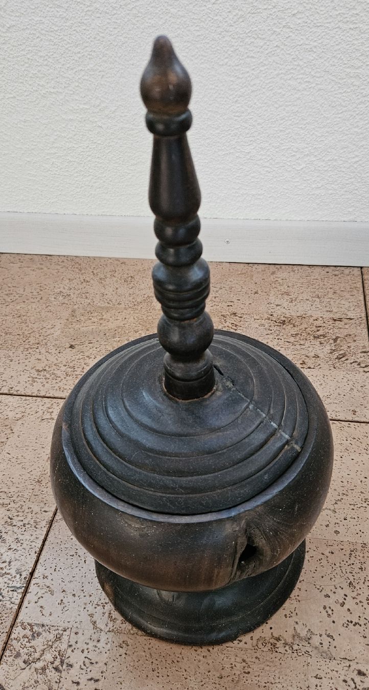 Articoli in legno: Holz Dose mit Deckel und Ständer dunkelbraun – Usato da Ottikon b.Kemptthal venduto da Jigsaw1 2