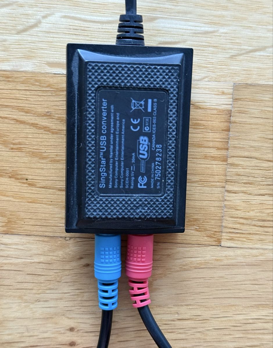 Sony Spiele: SingStar PS2 Set 2 Mikrofone + USB Adapter + 2 Spiele – Gebraucht aus Fehraltorf von Lenal01 5