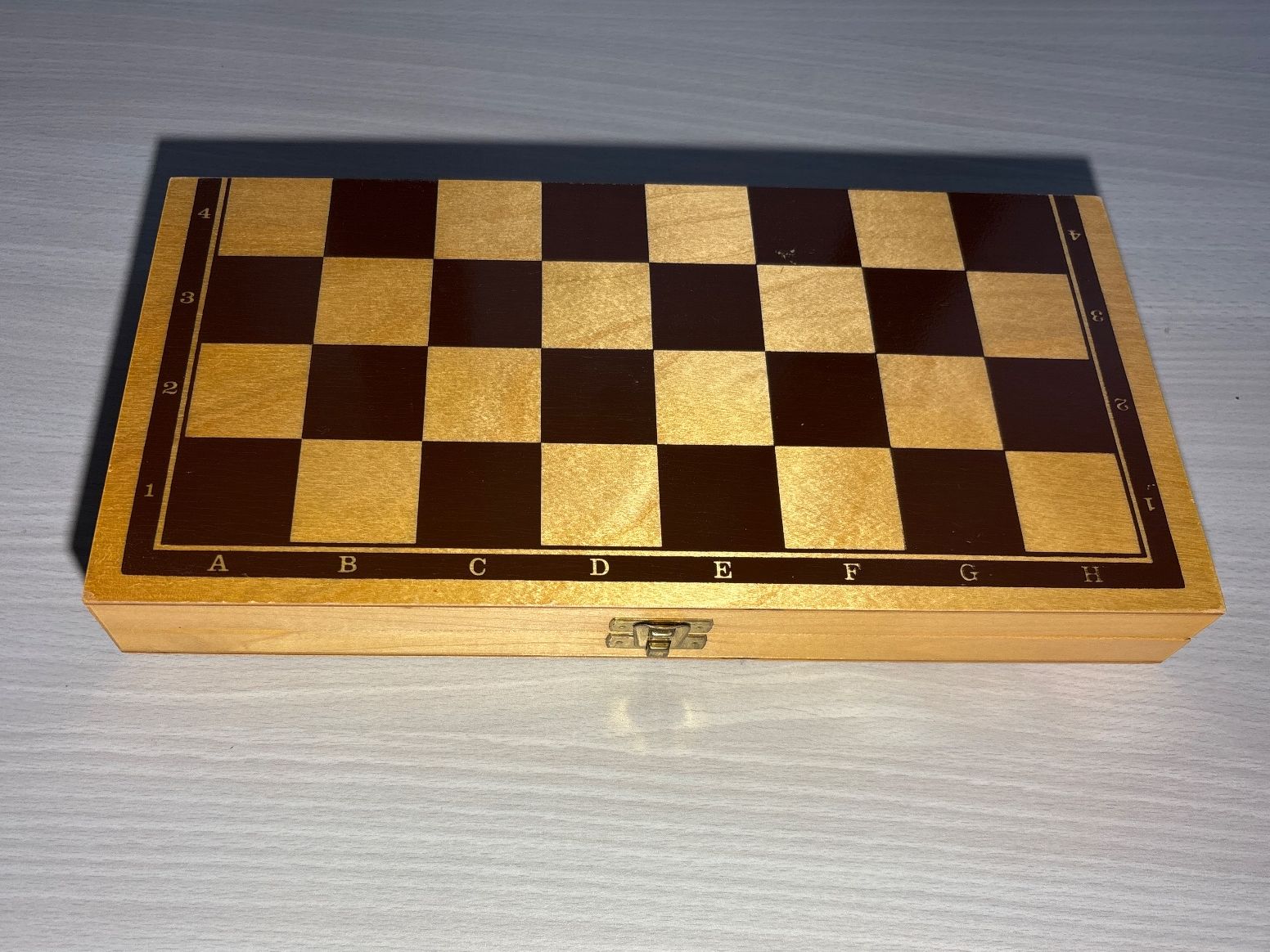 Spiele: Jeu d'échec transportable en bois – Gebraucht aus Fribourg von DASH-D 3