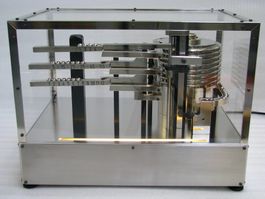 Selbstgebaute Kugeluhr