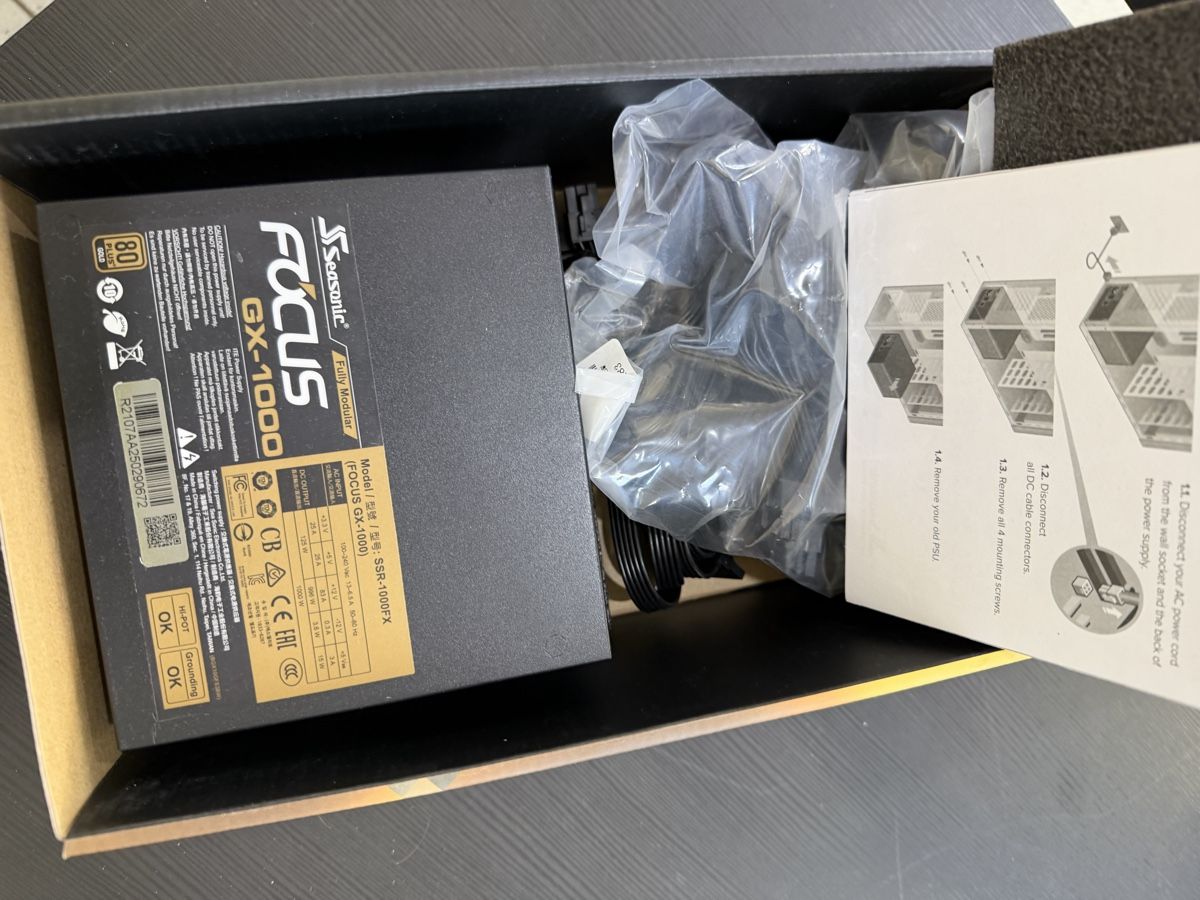 PC: Alimentation Ordinateur  – Usato da Saxon venduto da Elviis 1