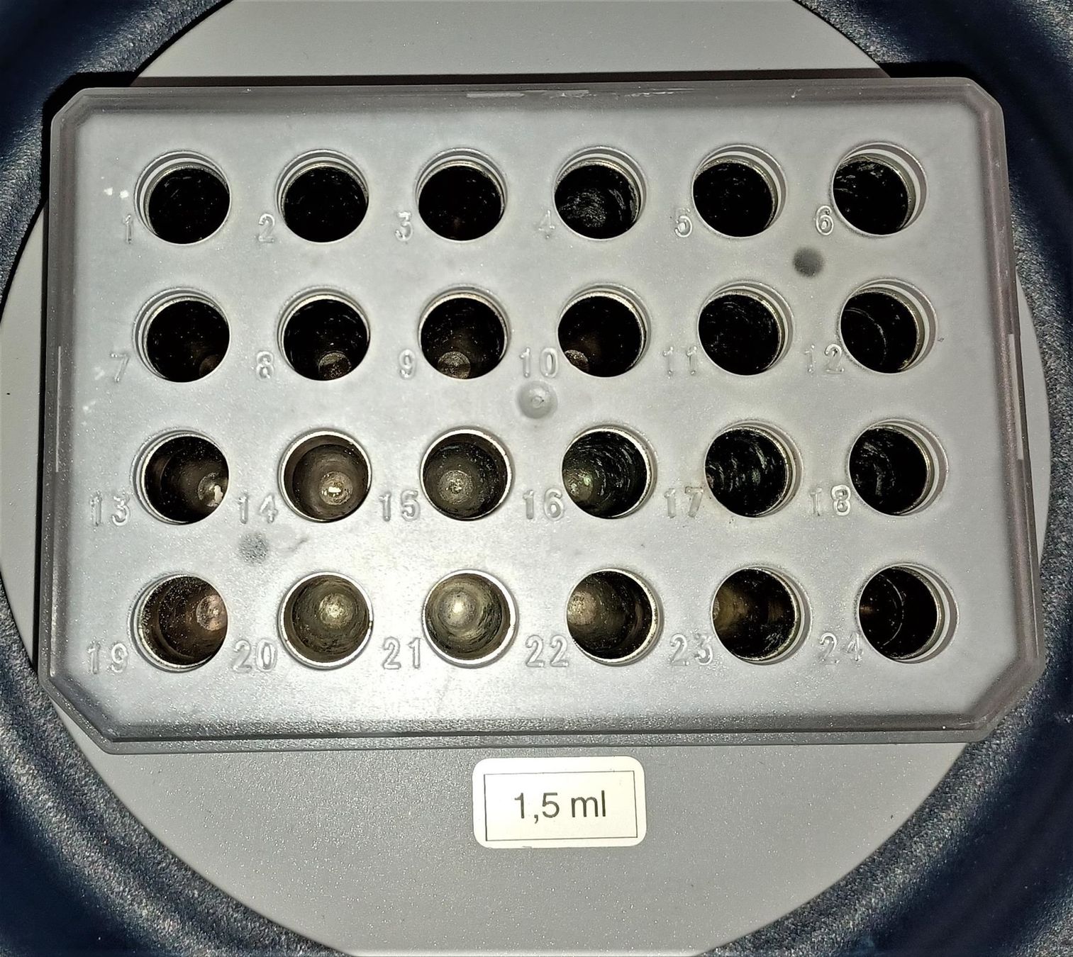Accessori da laboratorio: Peqlab Thriller Inkubationsschüttler – Usato da Niederdorf venduto da LeptonAG_Labor 5