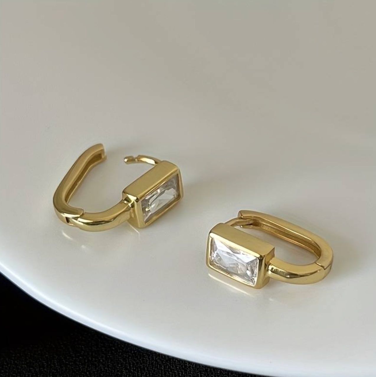 Boucles d'oreille: Vergoldete Kreolen mit Stein oval – Neuf avec emballage d'origine à Laufen par Bellavitaboom 1