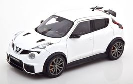 Nissan Juke R 2.0 2016 weiss / schwarz      1:18 von AutoArt