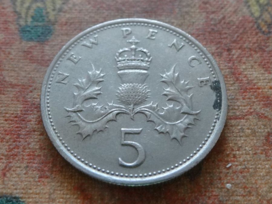 Tutti le monete: ROYAUME-UNI  5 Pence  1971 – Usato da Romanel-sur-Lausanne venduto da Swift13