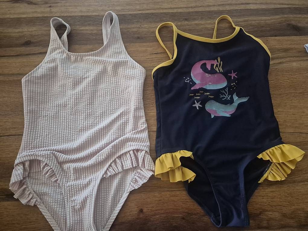 Costumi da bagno & Bikini: 2 Mädchen Badekleider Grösse 110/116 – Usato da Koppigen venduto da abu_5syv