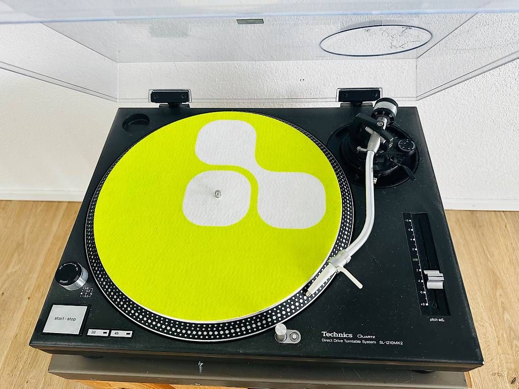 Giradischi: Plattenspieler Technics Quartz SL-1210MK2 – Usato da Rebstein venduto da tati.bdn 1