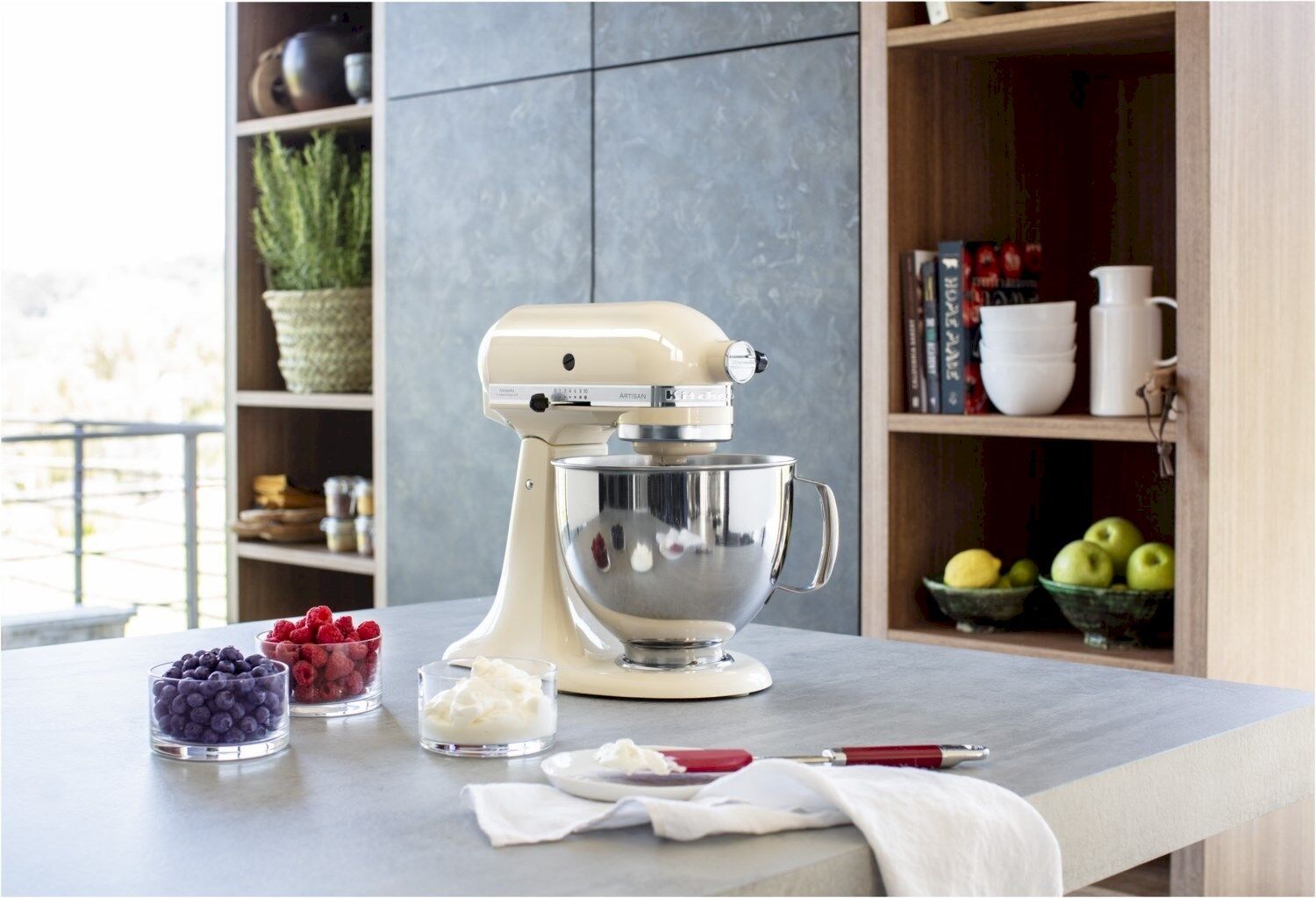 Elettrodomestici da cucina: KitchenAid Artisan 4,7 L Creme – Nuovo e nell'imballaggio originale da Bottighofen venduto da zaap 4