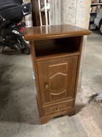 Petite armoire en bois massif vintage